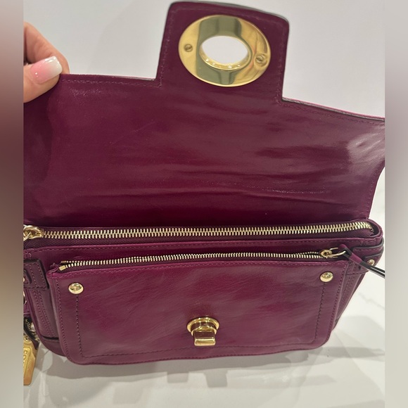 Coach Hampton Lindsey Magenta Leather Turn Lock Clutch. - Picture 10 of 16